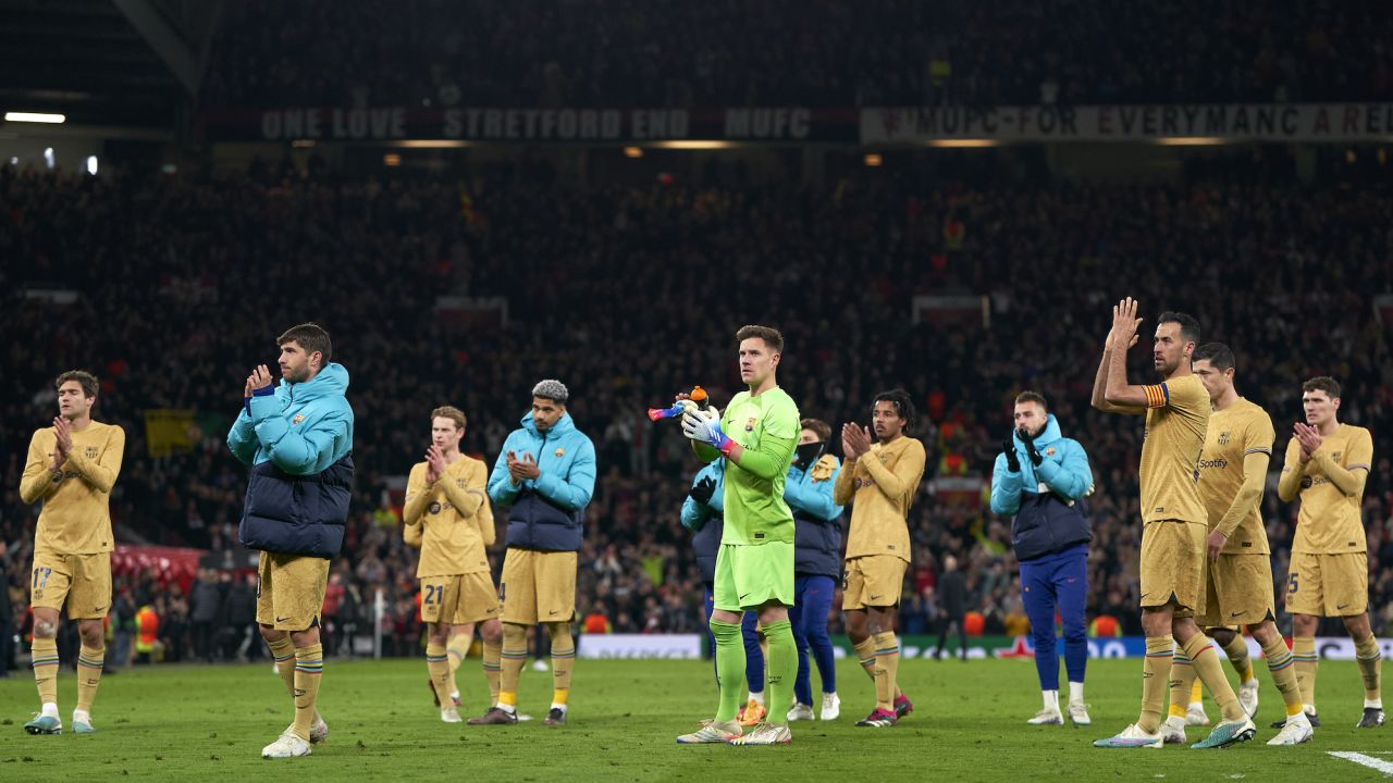 Il ne mérite pas d être un joueur du Barça les fans s en prennent