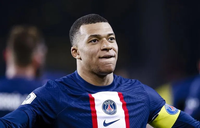 Le Real Madrid est devancé voici le grand favori pour signer Kylian Mbappé