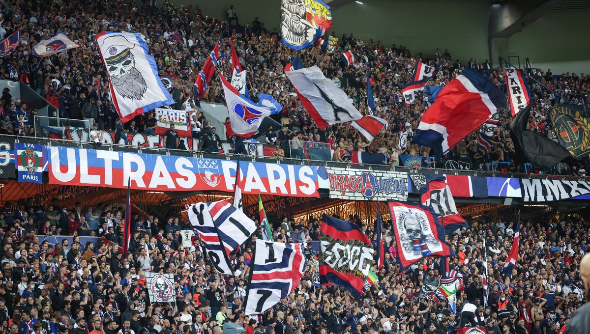 Un Groupe De Supporters Du Psg M Content Le Club Est Mort Sous Qsi Et