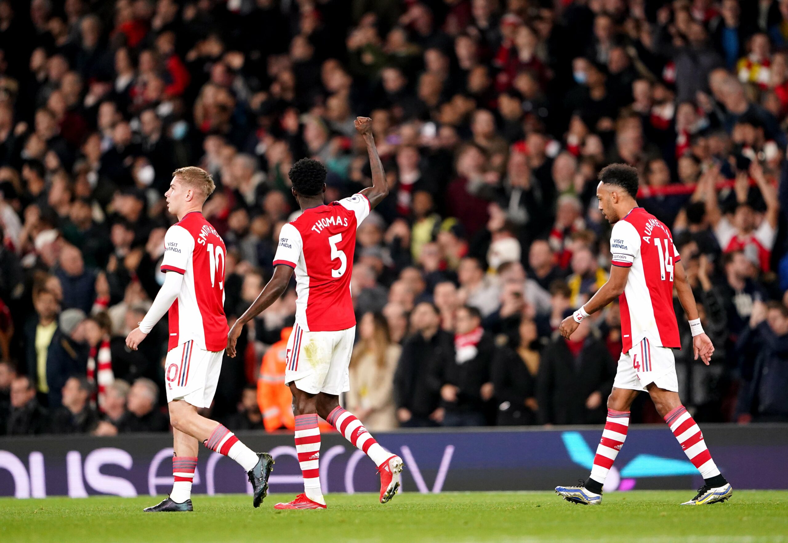 Трансляция футбола арсенал. Арсенал Астон вилла. Arsenal vs Aston Villa. Арсенал — Астон вилла фото. Арсенал Астон вилла прямая трансляция.