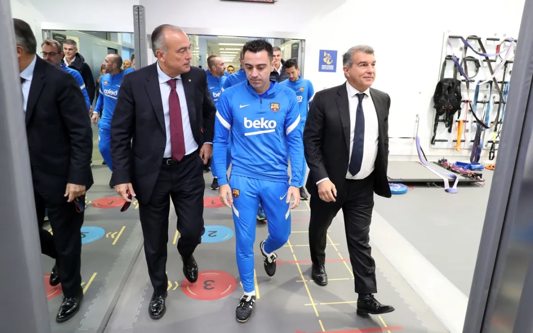 « Mieux vaut jouer à 10 », les fans du Barça divisés sur l’arrivée de ce joueur (photos)