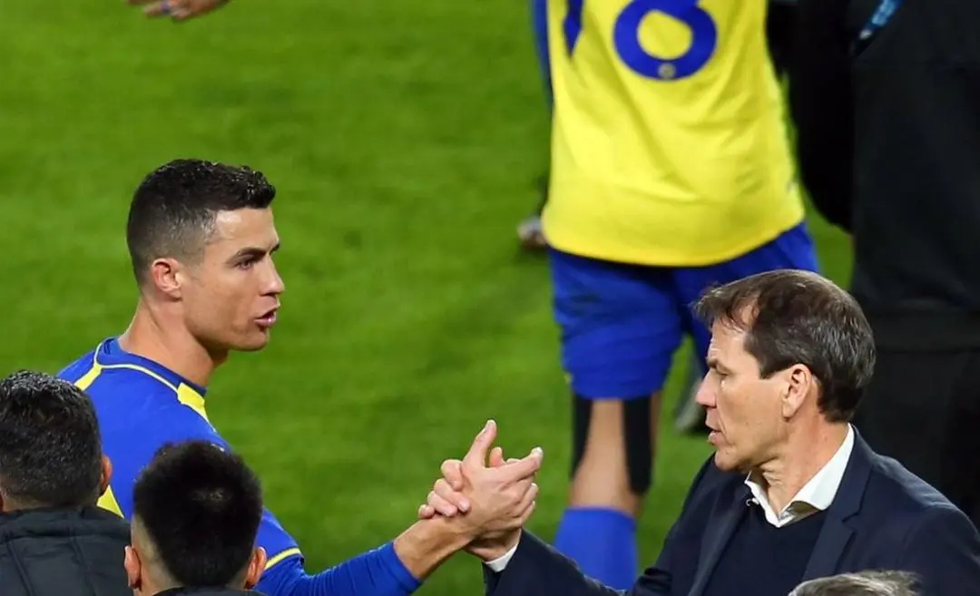 Rudi Garcia réagit alors que Cristiano Ronaldo marque quatre buts