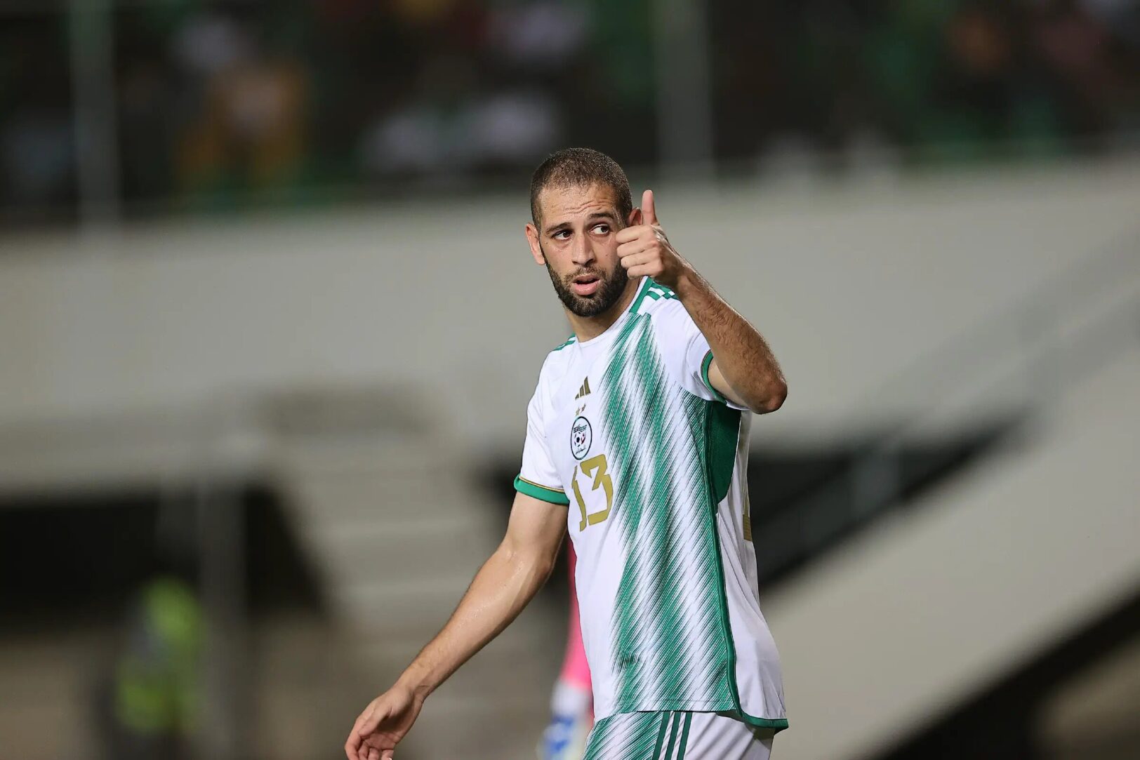  Islam Slimani descend la CAF !