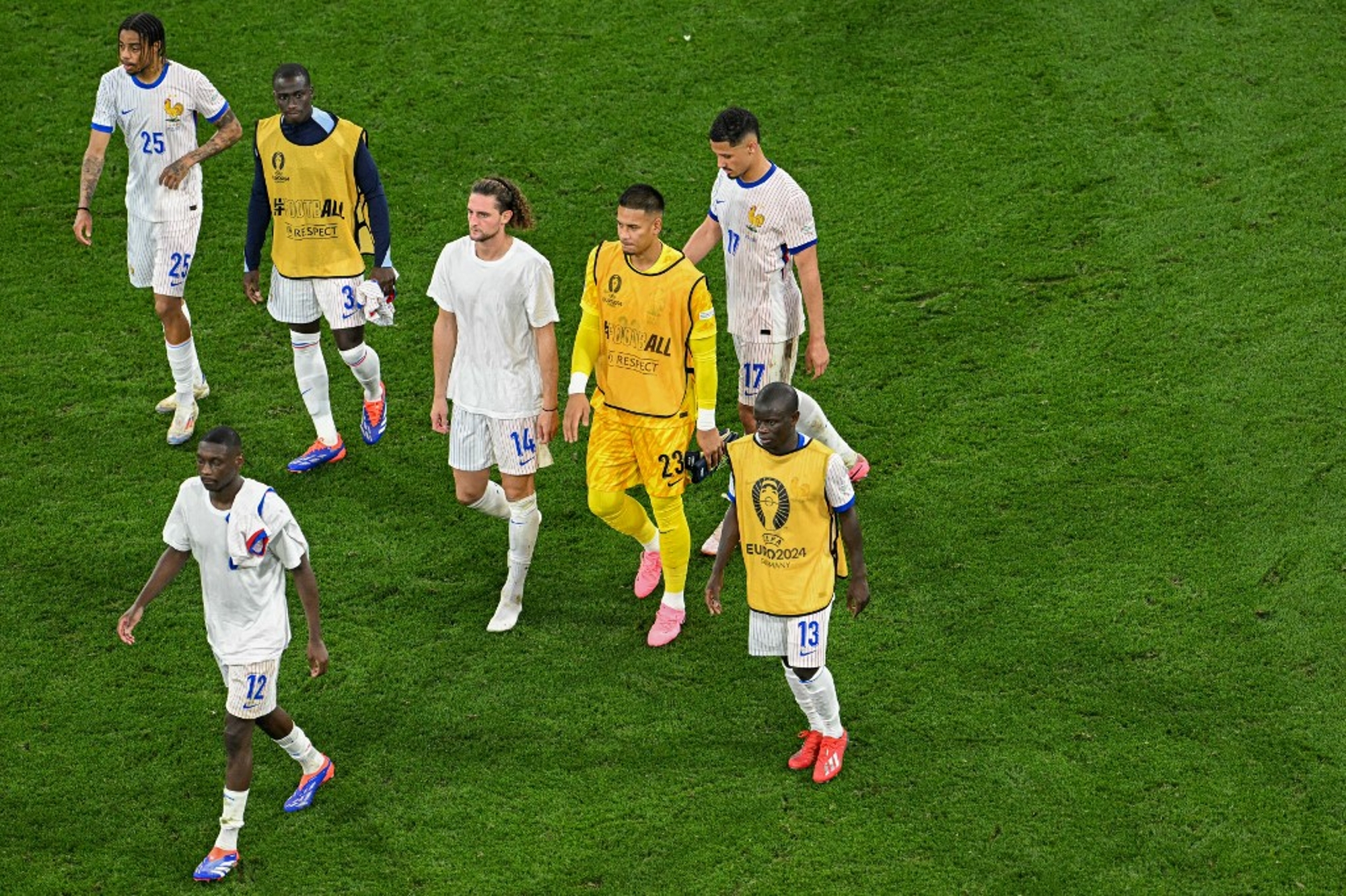  "Après le match..."