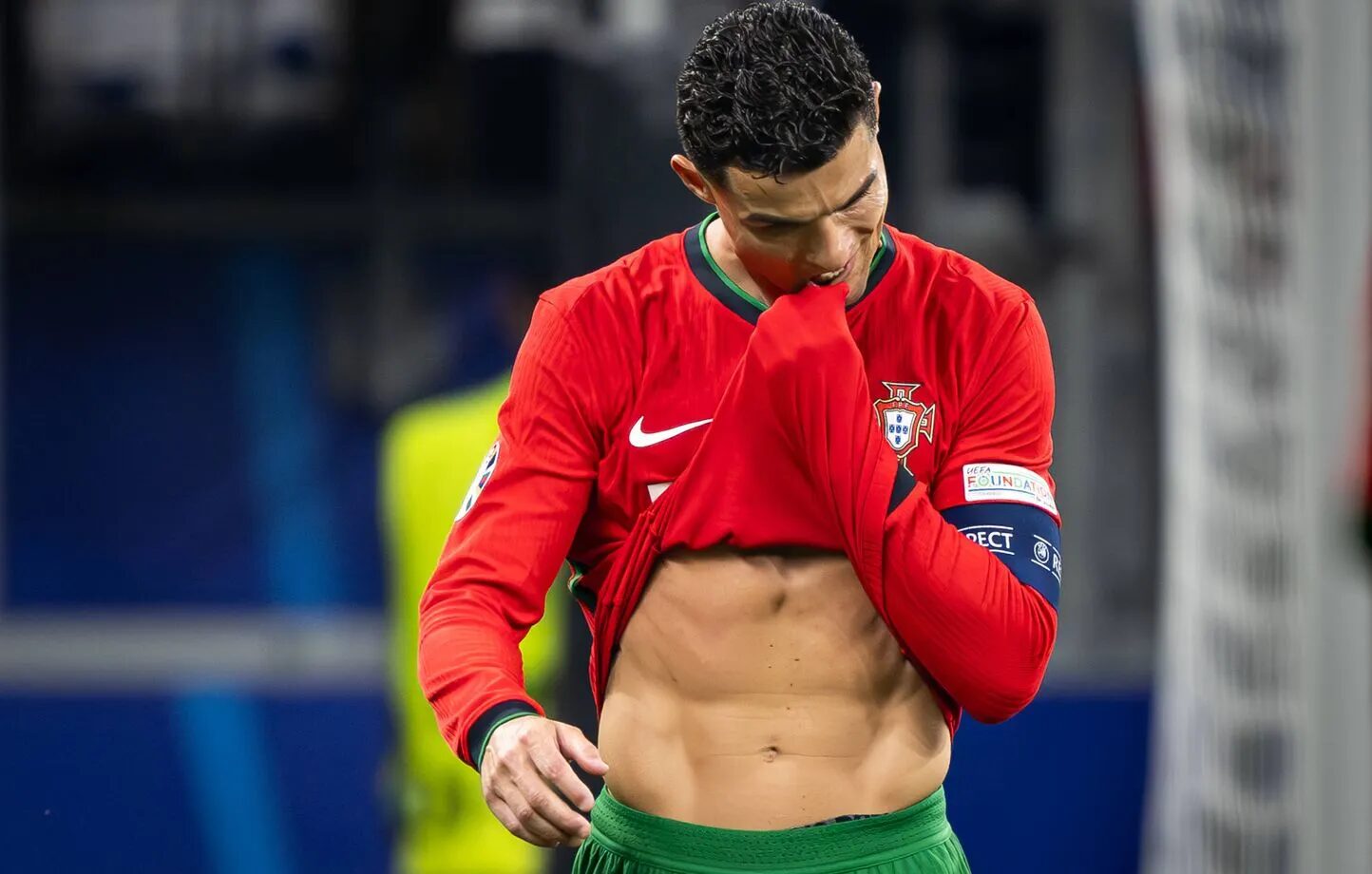  Ronaldo relégué au banc face à la France ? L'avis tranché des Portugais enflamme la toile