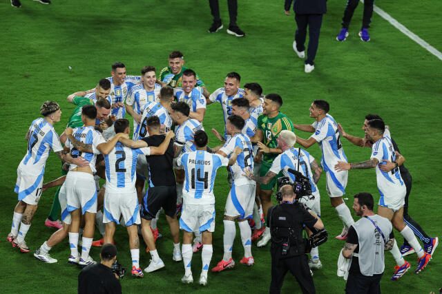 Les joueurs argentins risquent gros après les chants racistes contre les Bleus !