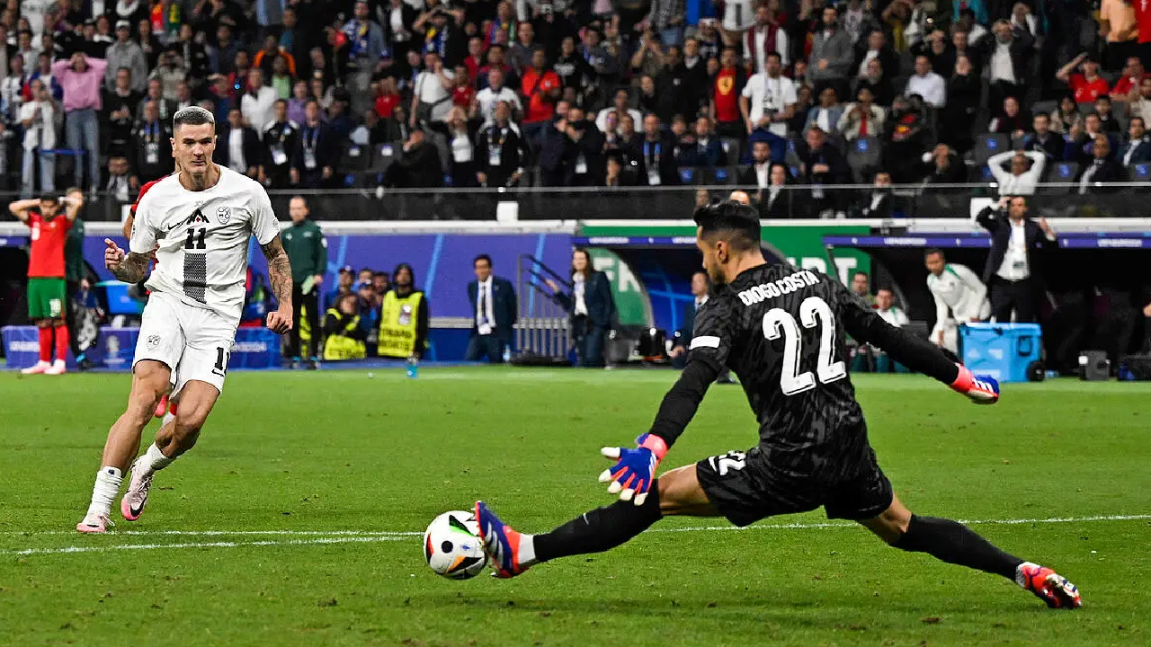  Diogo Costa porte incroyablement le Portugal et retrouve Mbappé en quarts