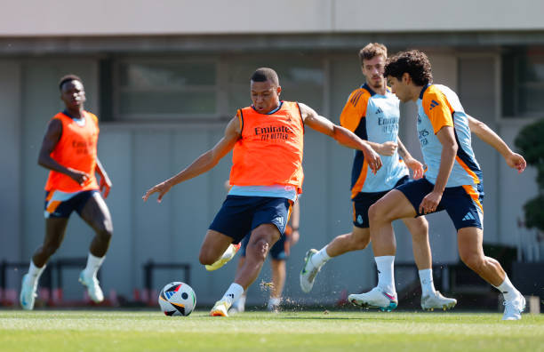  Mbappé lance un message musclé pour ses débuts !