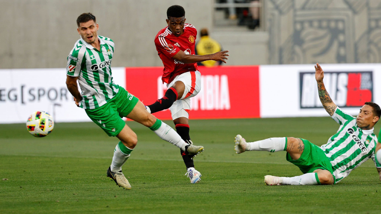 Manchester United : L’incroyable boulet de canon d’Amad Diallo contre le Real Bétis (VIDÉO)