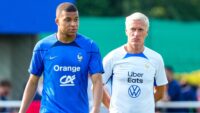 Kylian Mbappe avec Didier Deschamps en juin 2023 1697658