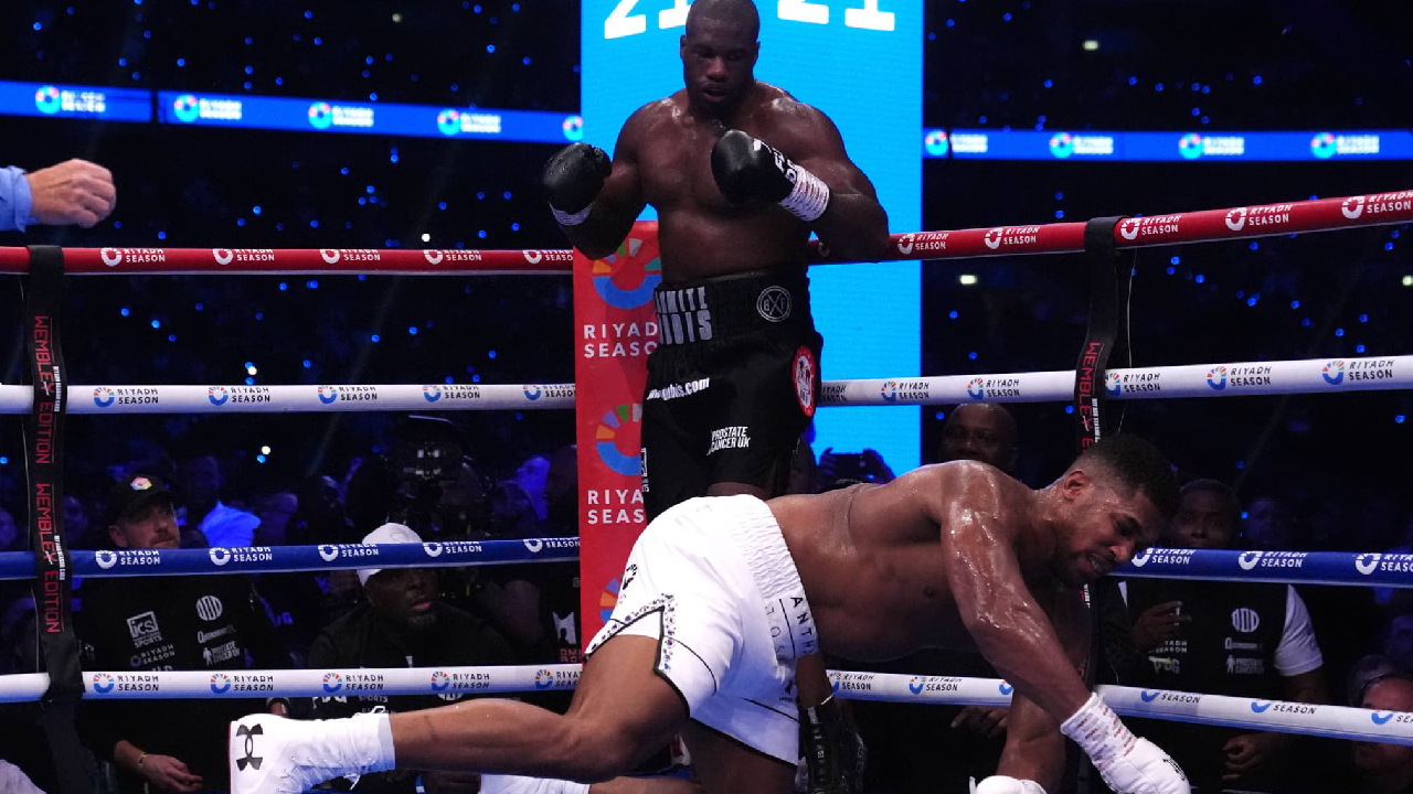 L'Anglais Daniel Dubois est sur un nuage depuis le samedi 21 septembre dernier. Nouveau champion IBF après sa victoire éclatante sur Anthony Joshua, celui qu'on surnomme le Triple D a prévenu son adversaire d'une éventuelle revanche.