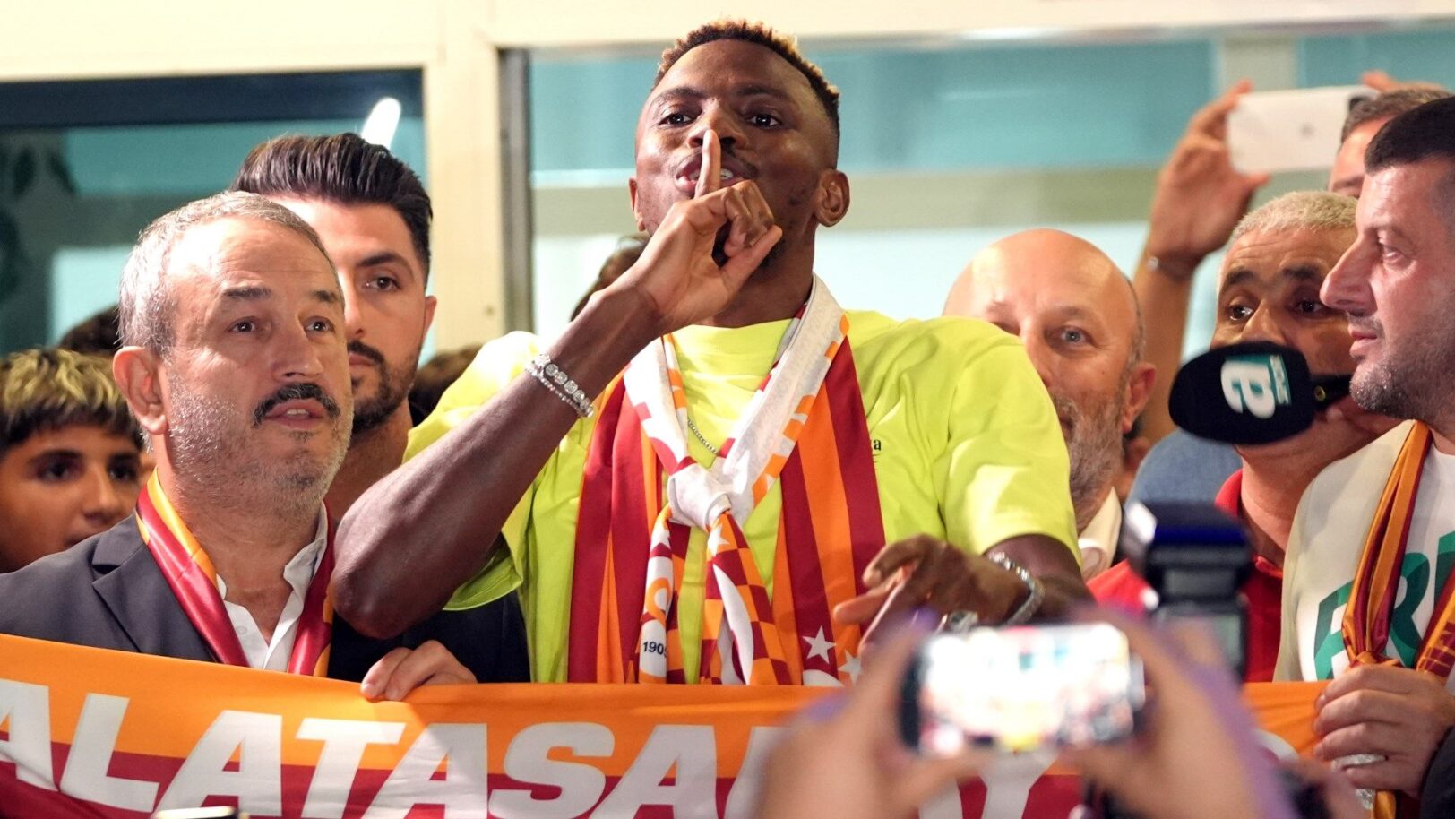  Victor Osimhen s'engage avec Galatasaray !