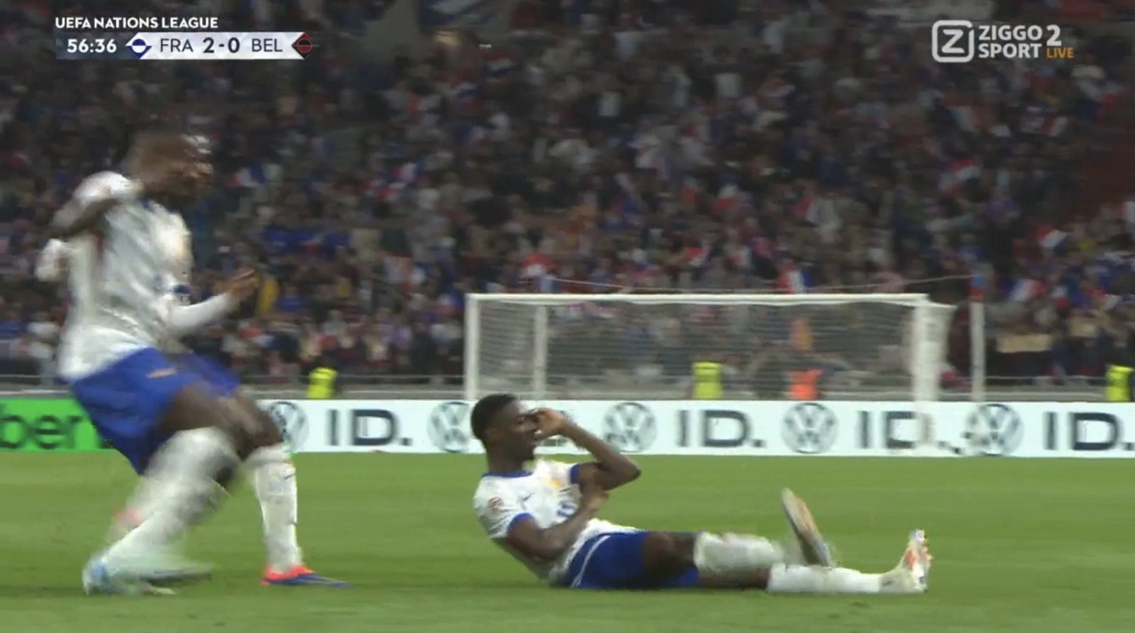 Le Golazo d’Ousmane Dembele, qui fait vivre un cauchemar à Theate (VIDEO)