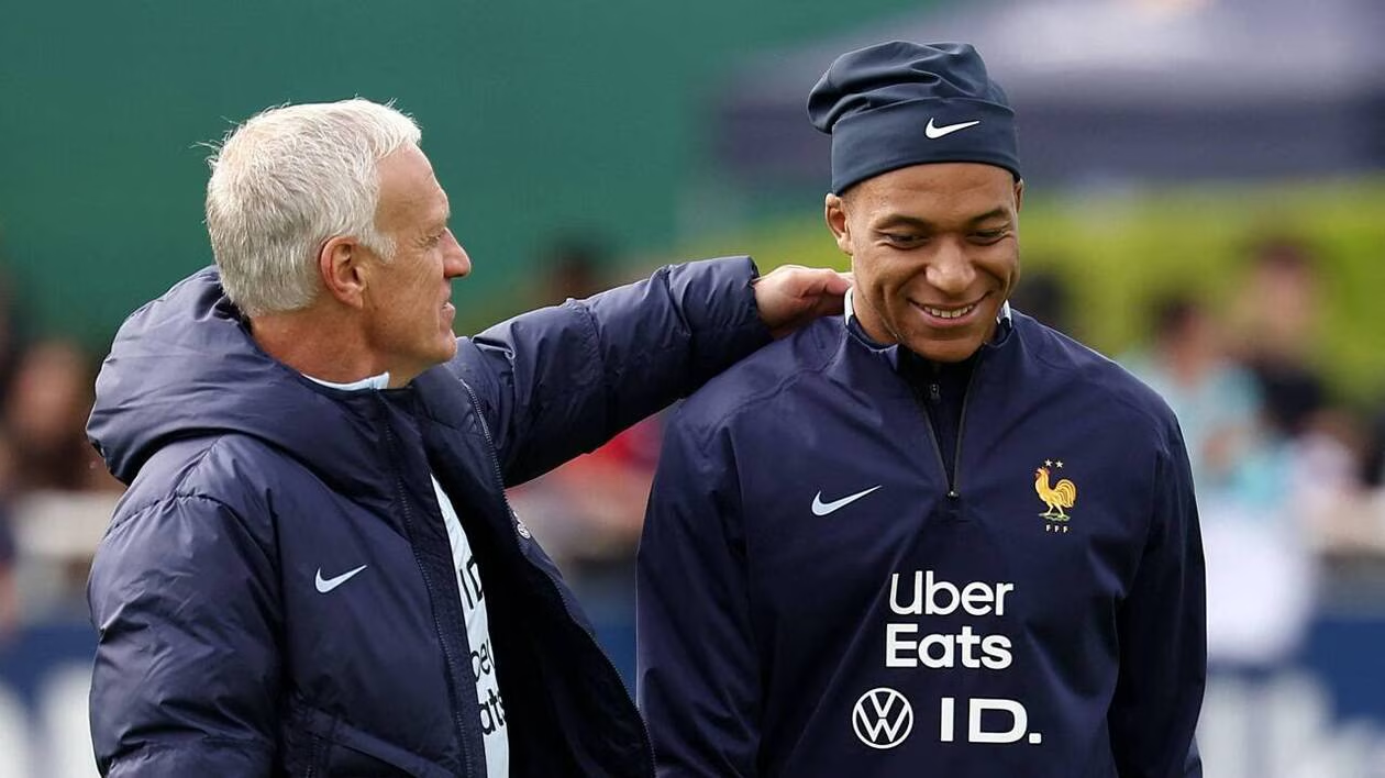 Didier Deschamps monte au créneau et lance un coup de gueule pour défendre Mbappé 