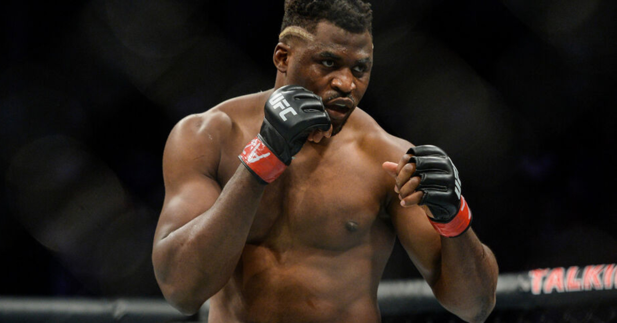 La réaction de Francis Ngannou après sa victoire sur Renan Ferreira (VIDEO)