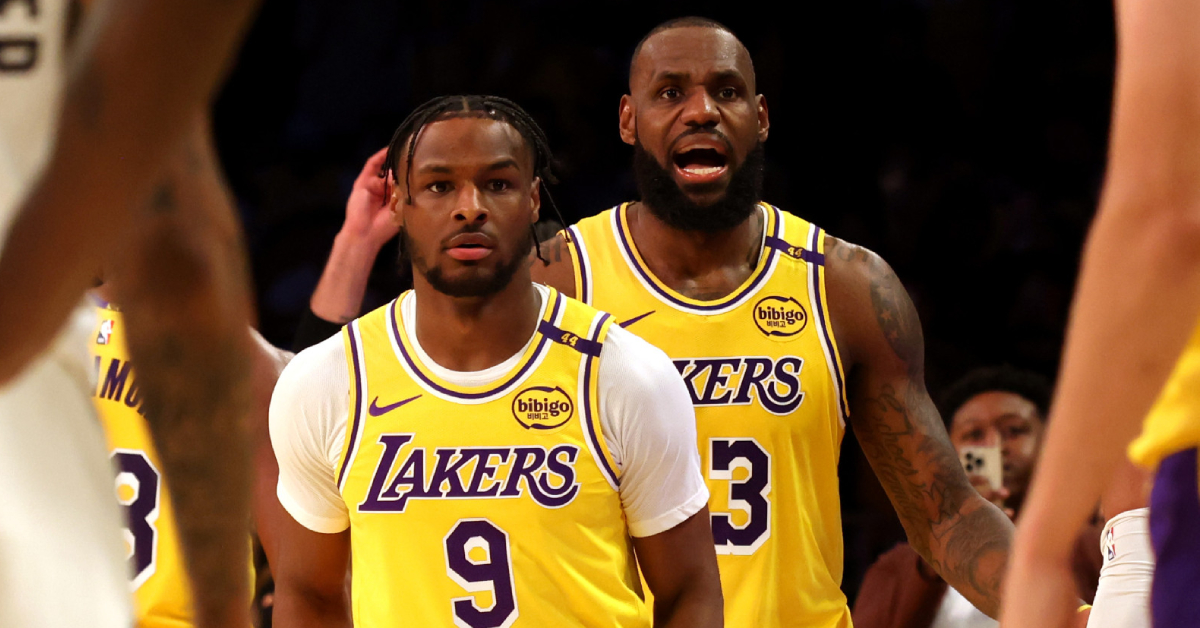 (Vidéos) LA Lakers – LeBron James fait l’histoire avec son fils Bronny, le premier duo père-fils de la NBA !