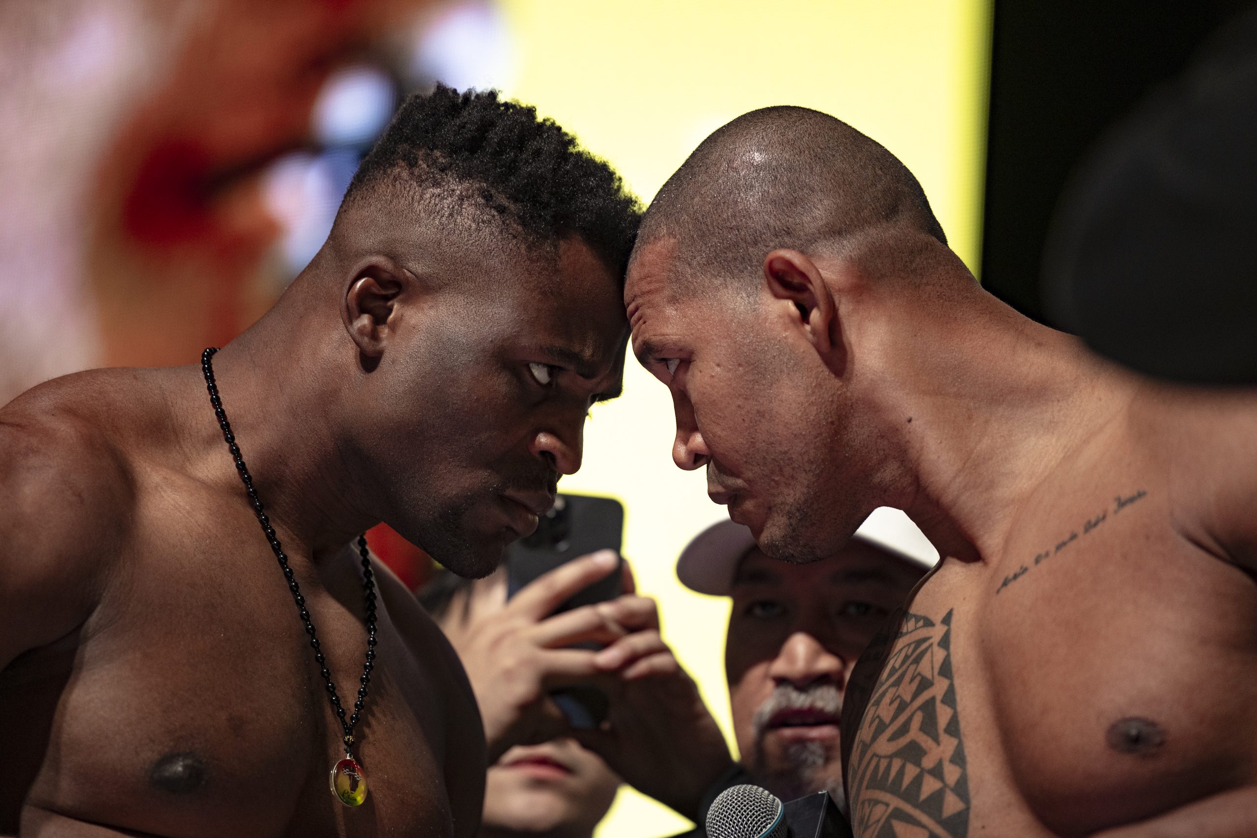 Francis Ngannou – Renan Ferreira : L’entrée fracassante des deux combattants (VIDEO)