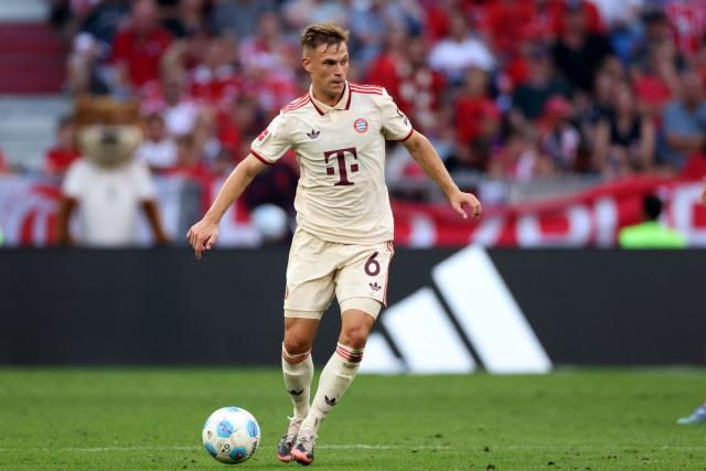 4h avant le match, Kimmich tranche entre le Barça et le Bayern