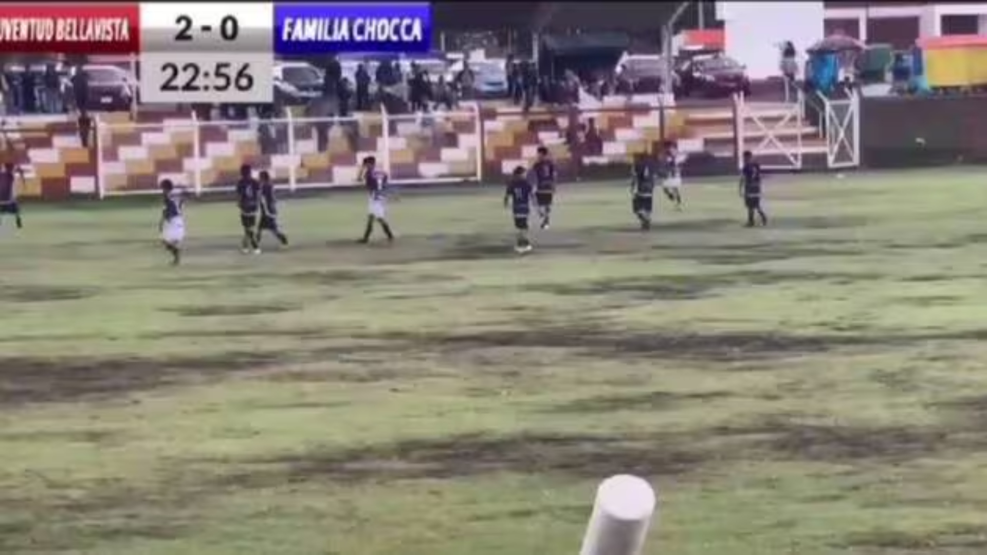 Triste nouvelle : Frappé par la foudre, un footballeur décède en plein match, le gardien gravement brûlé !