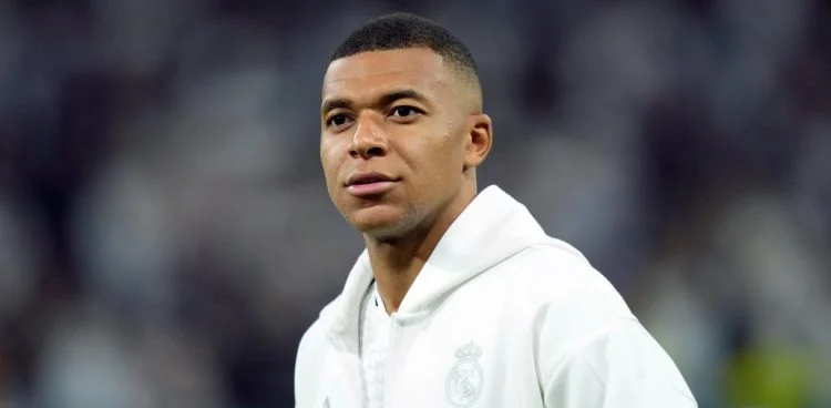 Kylian Mbappé ignore ses coéquipiers du Real Madrid dans sa liste des cinq grands joueurs