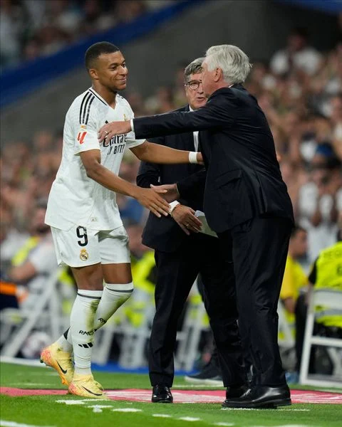  Ancelotti fait une grande annonce 