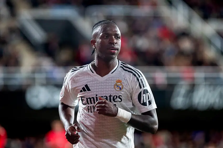 « Ce que vit Vinicius est normal », affirme une icône du Real Madrid