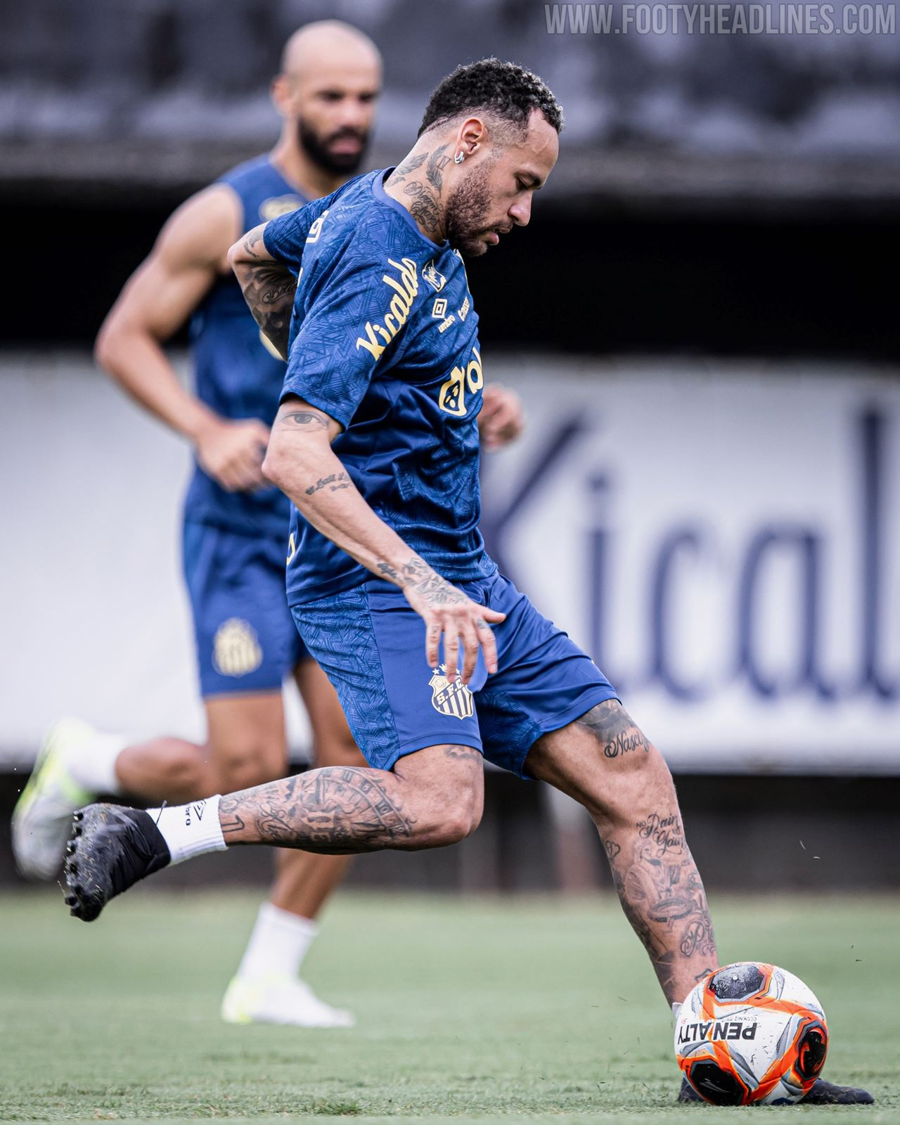  Neymar fait une arrivée spectaculaire à l’entraînement en hélicoptère !