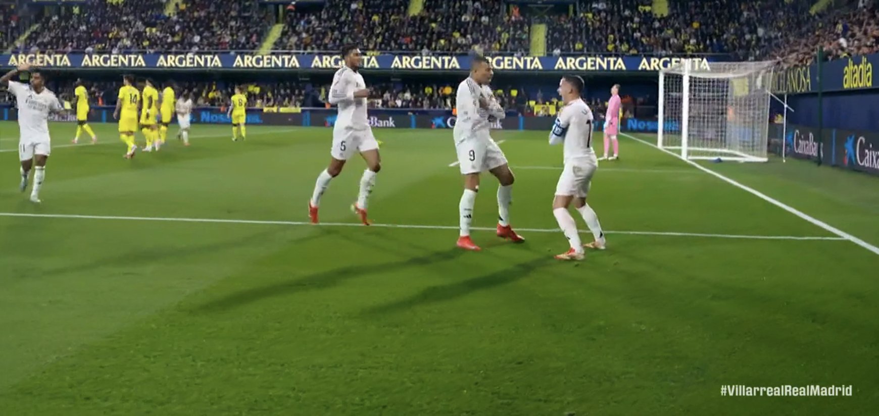 Mbappé en sauveur, le Real Madrid recolle face à Villarreal (VIDEO)